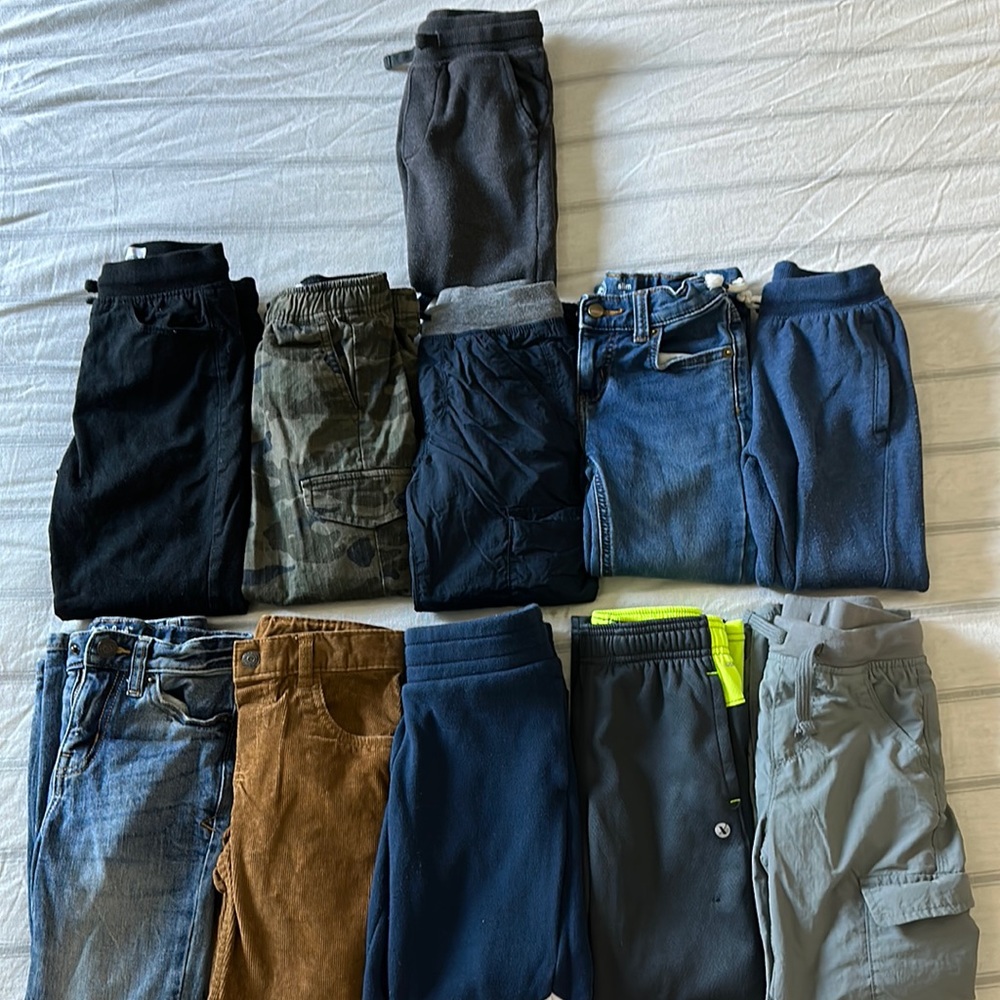 Bundle of 11 boys pants size 5/5t